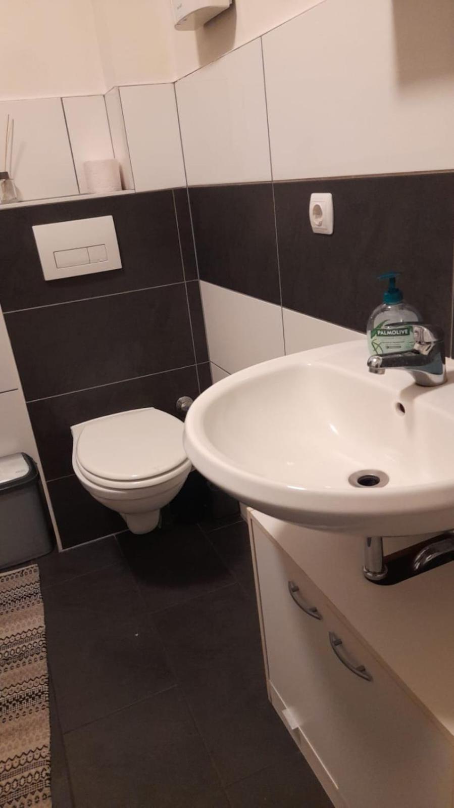 City-Apartment In Krefeld, Kueche, Naehe Duesseldorf Messe Екстериор снимка